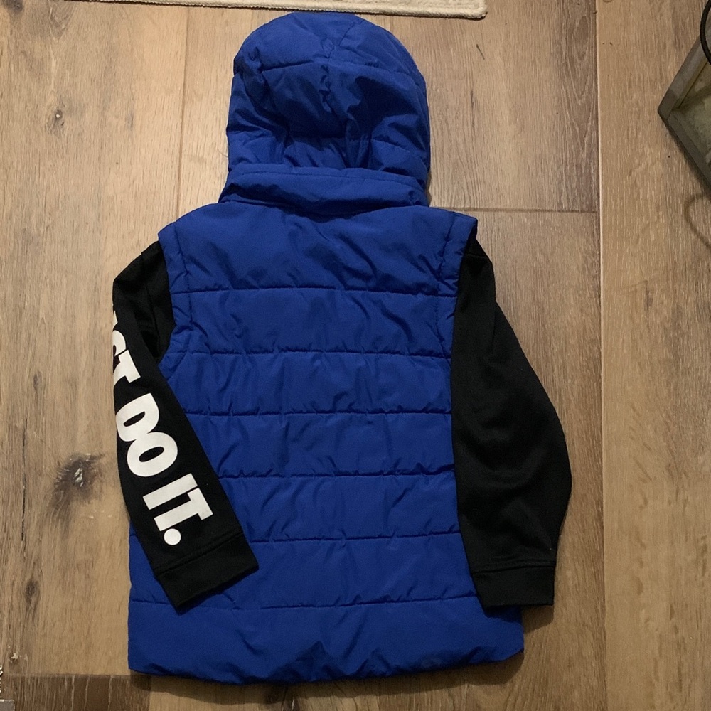 Nike Boys Blue Hooded Vest with Black Sleeves Size Medium 5 6 Years - Picture 4 of 4